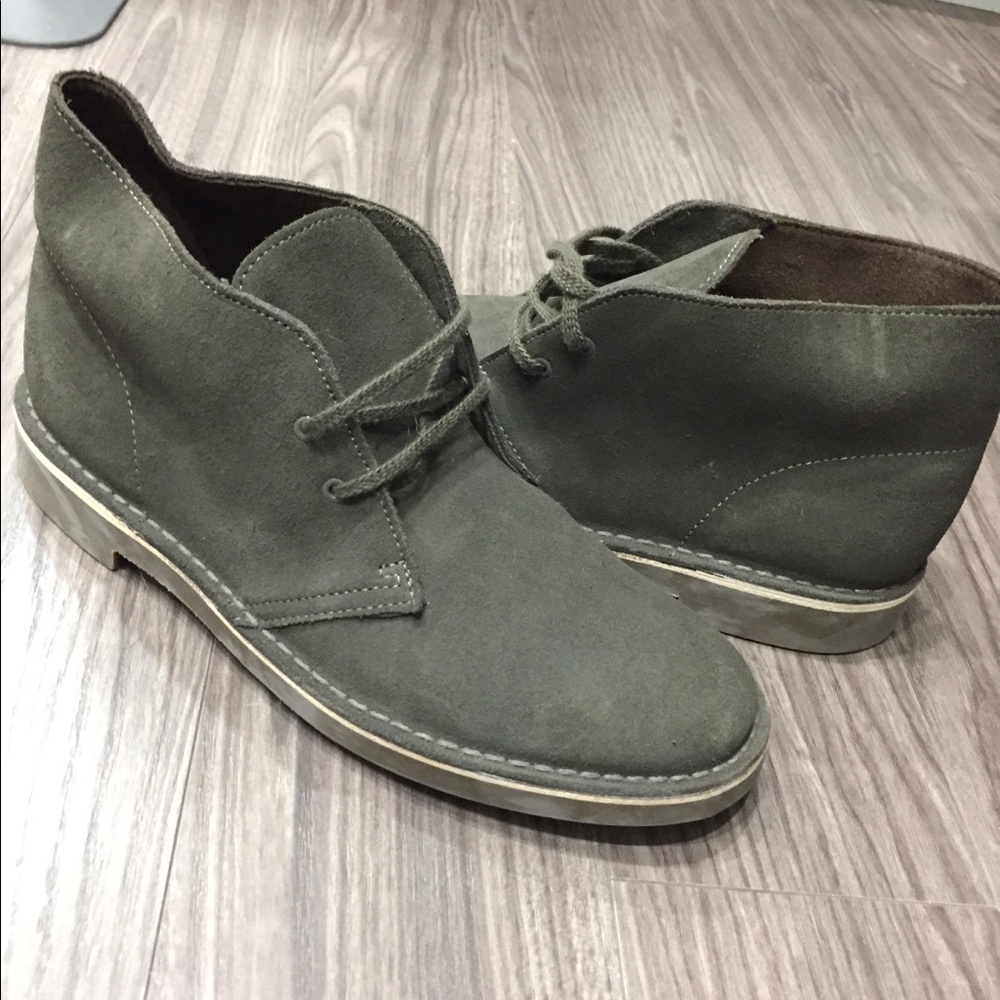 Olive Green - Clark’s Desert Boots - US Size 9